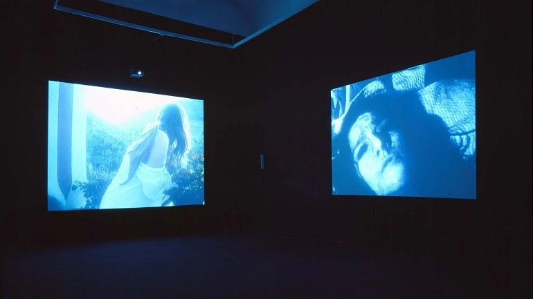 Vista de sala de la exposición. Janaina Tschäpe. Sala de espera, 2001