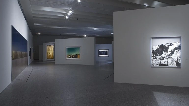 Vista de sala de la exposición. Jano. La doble cara de la fotografía. Fondos de la colección permanente, 2007