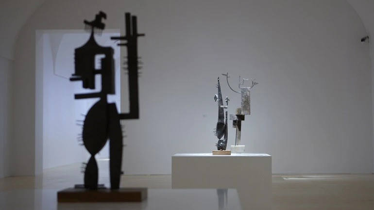 Vista de sala de la exposición. Julio González, 2009