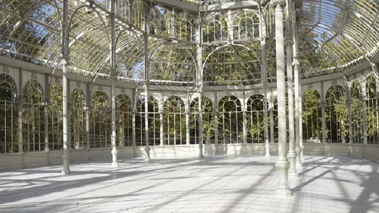 Vista de sala de la exposición. Jiří Kovanda. Dos anillos dorados, 2012