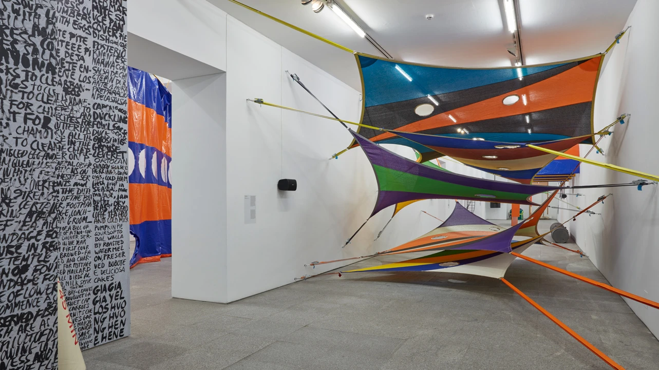 Vista de la exposición <em>Laia Estruch. Hello Everyone</em>, 2025
