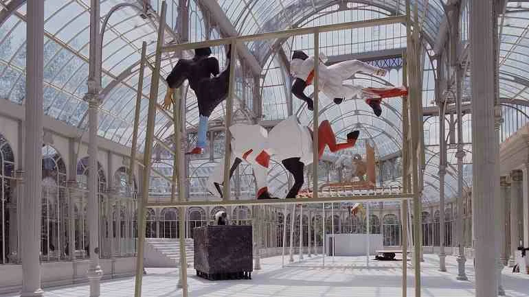 Vista de sala de la exposición. Leiro, 2004