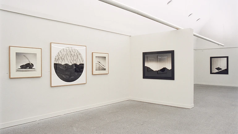 Vista de sala de la exposición Madoz. Objetos 1990-1999, 1999