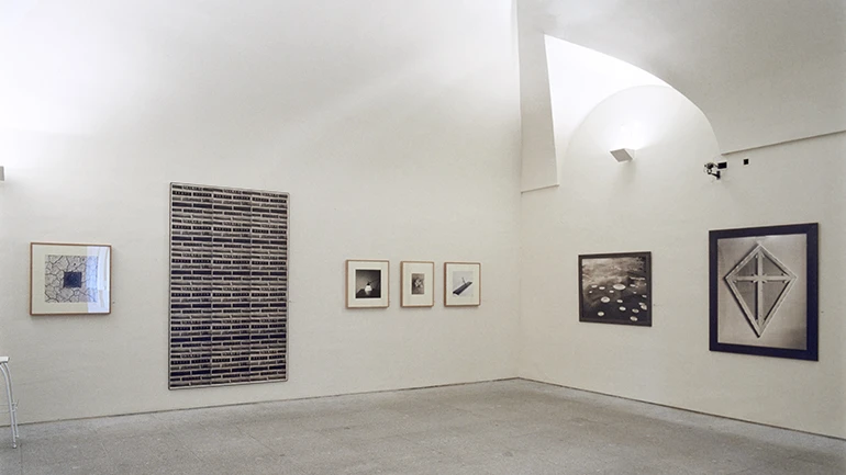 Vista de sala de la exposición Madoz. Objetos 1990-1999, 1999