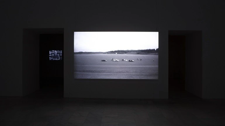 Vista de sala de la exposición. David Maljkovic: Out of Projection, 2009