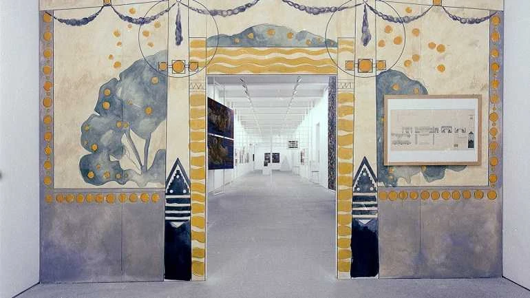 Vista de sala de la exposición. Memoria del futuro. Arte italiano desde las primeras vanguardias a la posguerra, 1990