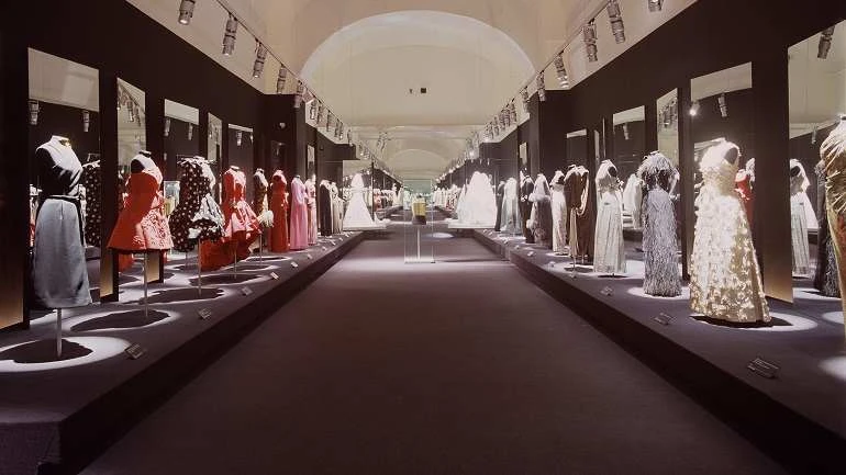 Vista de sala de la exposición. Pertegaz, 2004