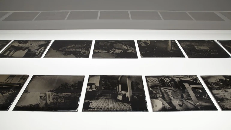 Vista de sala de la exposición. Paloma Polo. Posición aparente, 2012