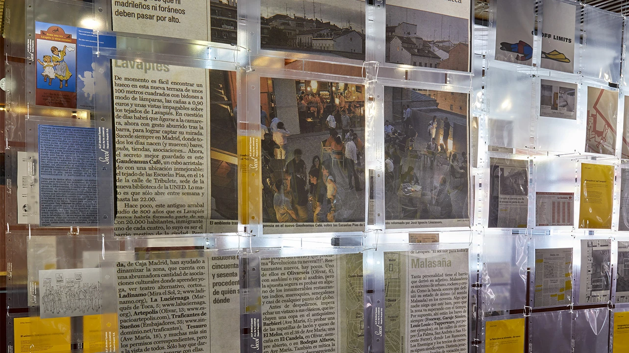 Vista de la muestra documental ¿Qué hacemos aquí?. Espacios alternativos en Madrid en el cambio de siglo,  2022
