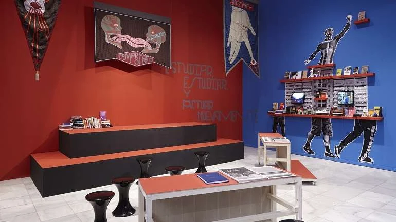 Vista de sala de la exposición Un saber realmente útil, 2014