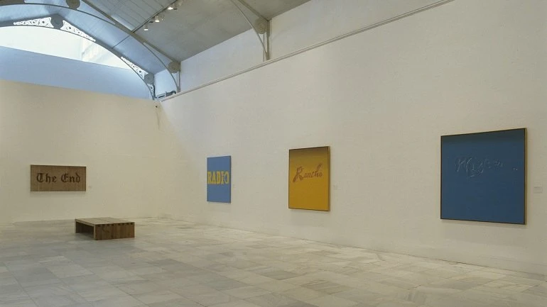 Vista de sala de la exposición. Edward Ruscha. Made in Los Angeles, 2002