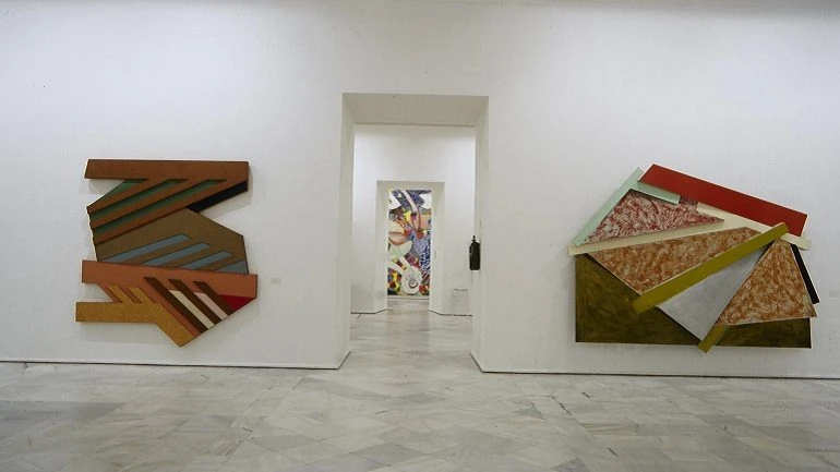 Vista de sala de la exposición. Frank Stella, 1995
