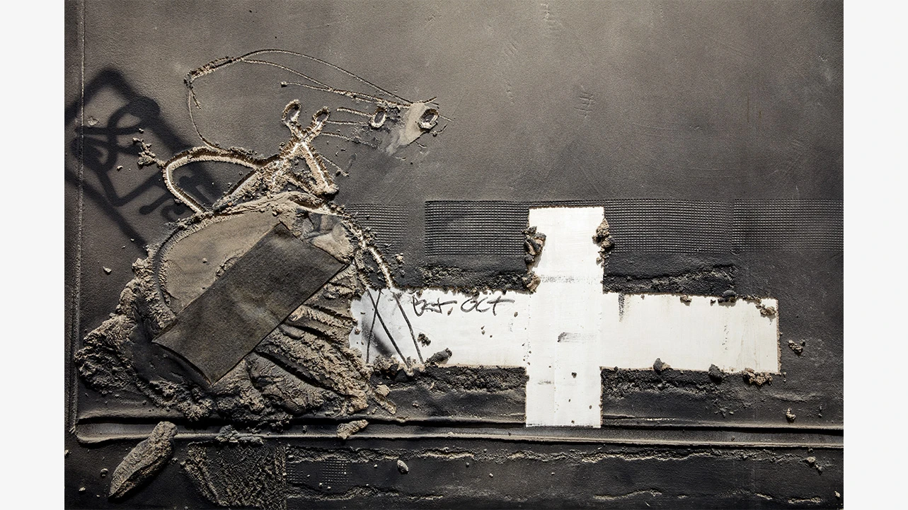 Vista de la exposición Antoni Tàpies. La práctica del arte, 2024