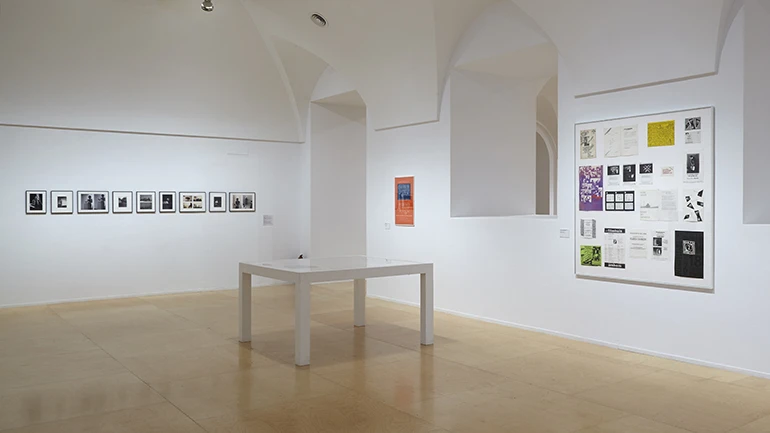 Vista de sala de la exposición Ulises Carrión, 2016