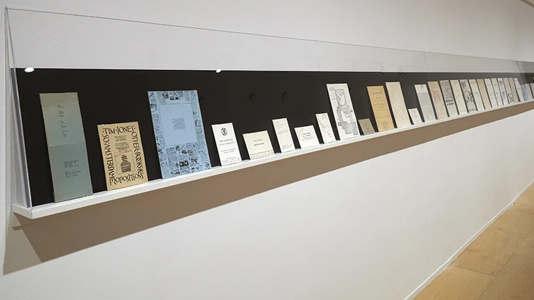 Vista de sala de la exposición Ulises Carrión, 2016