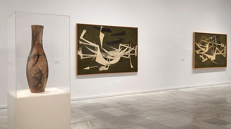 Vista de sala de la exposición Wifredo Lam, 2016