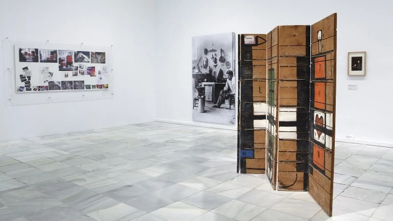 Vista de sala de la exposición. Formas biográficas, 2013