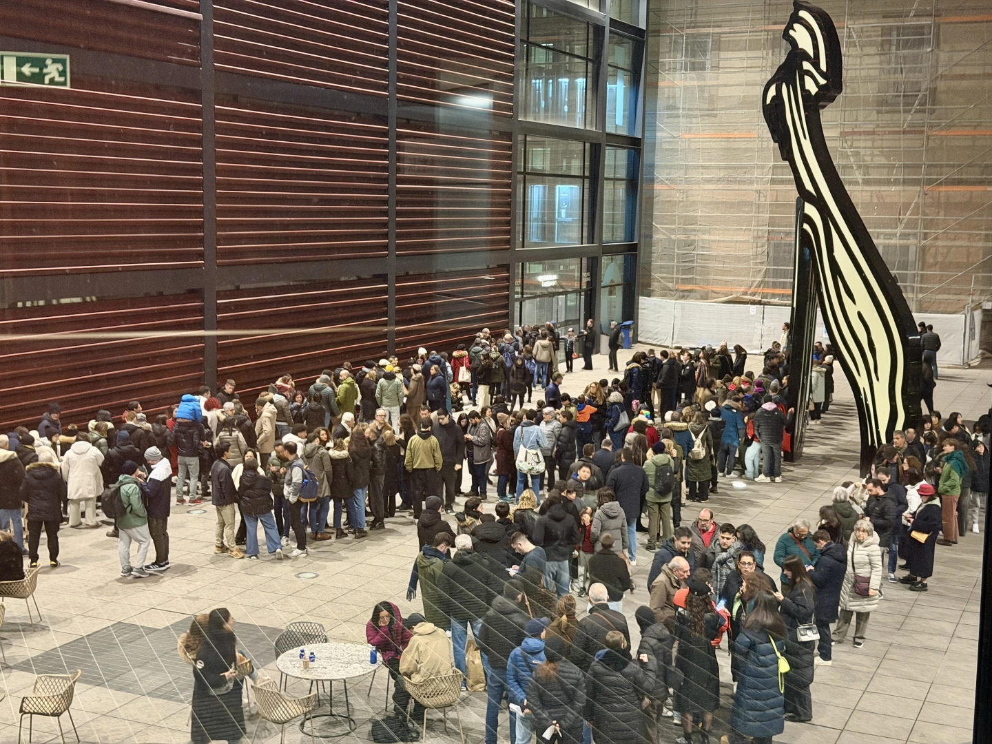 Queues for visiting the Museo Reina Sofia on 29 December, 2025 record visitors day