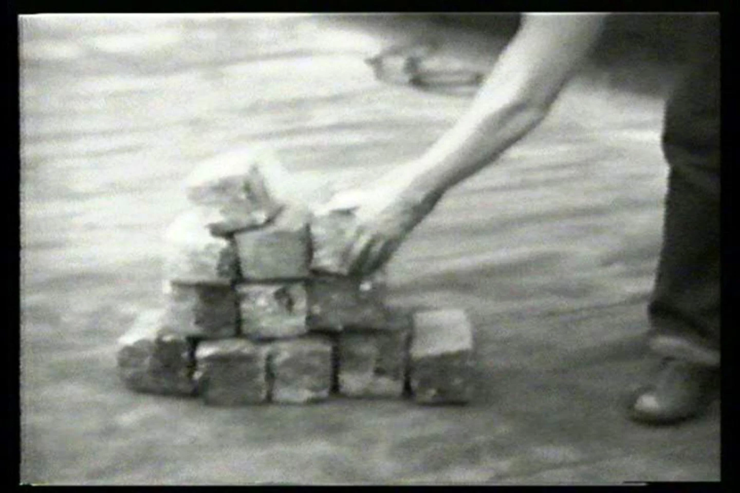 AD04632Pyramid Froese 1