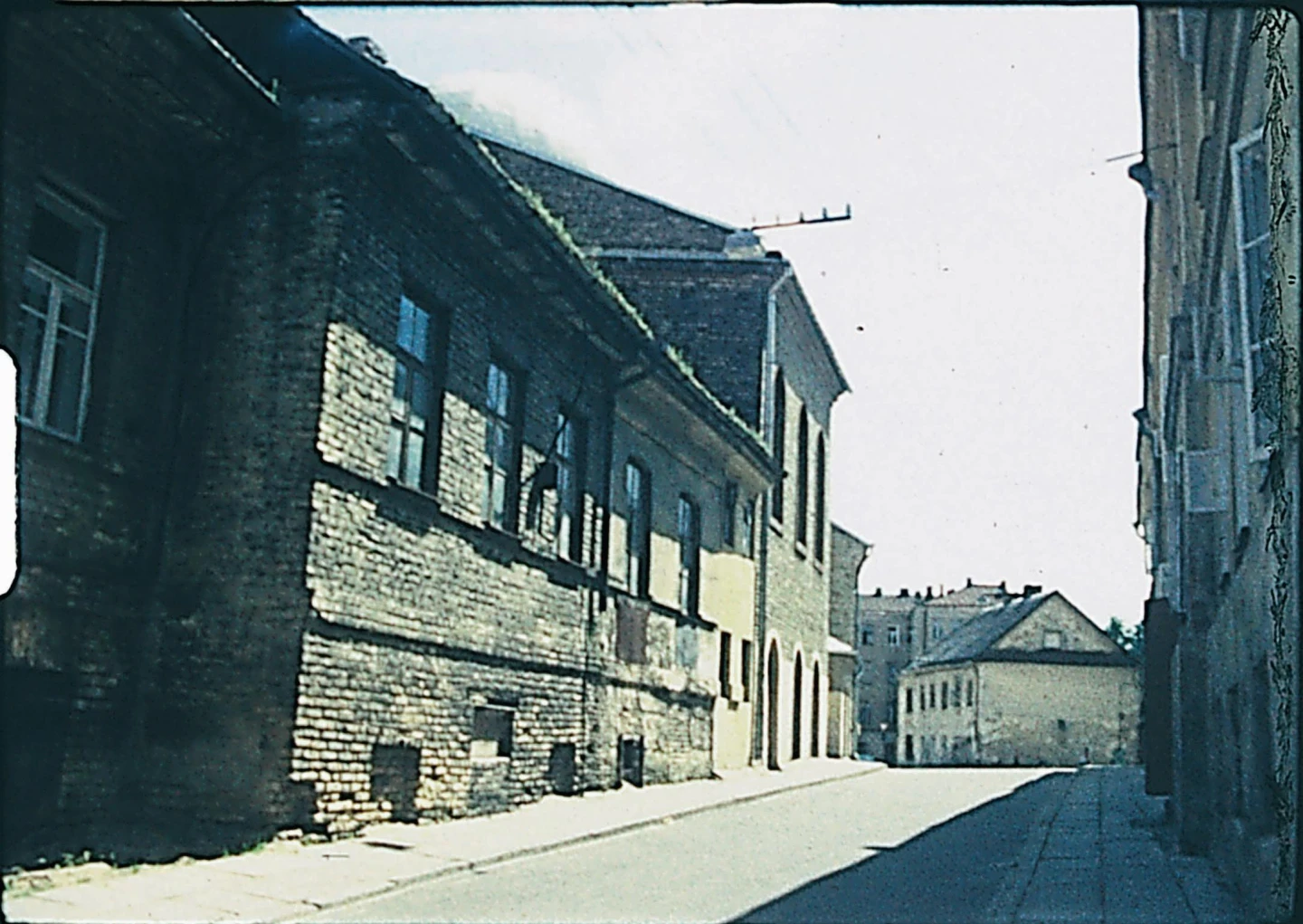 AD04937-3