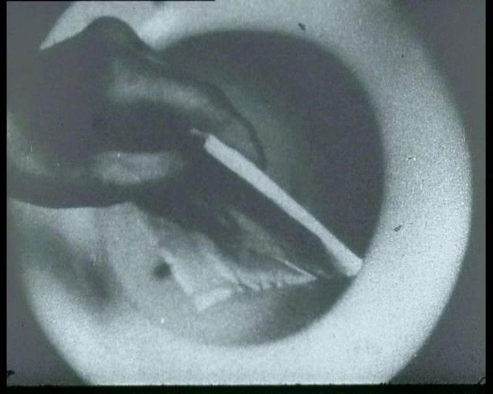 AD05353_002