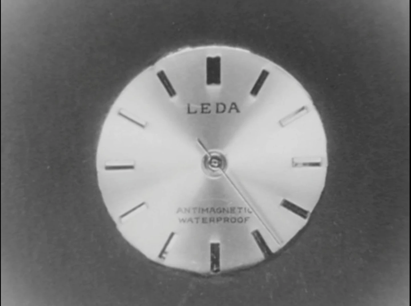 AD07084-001