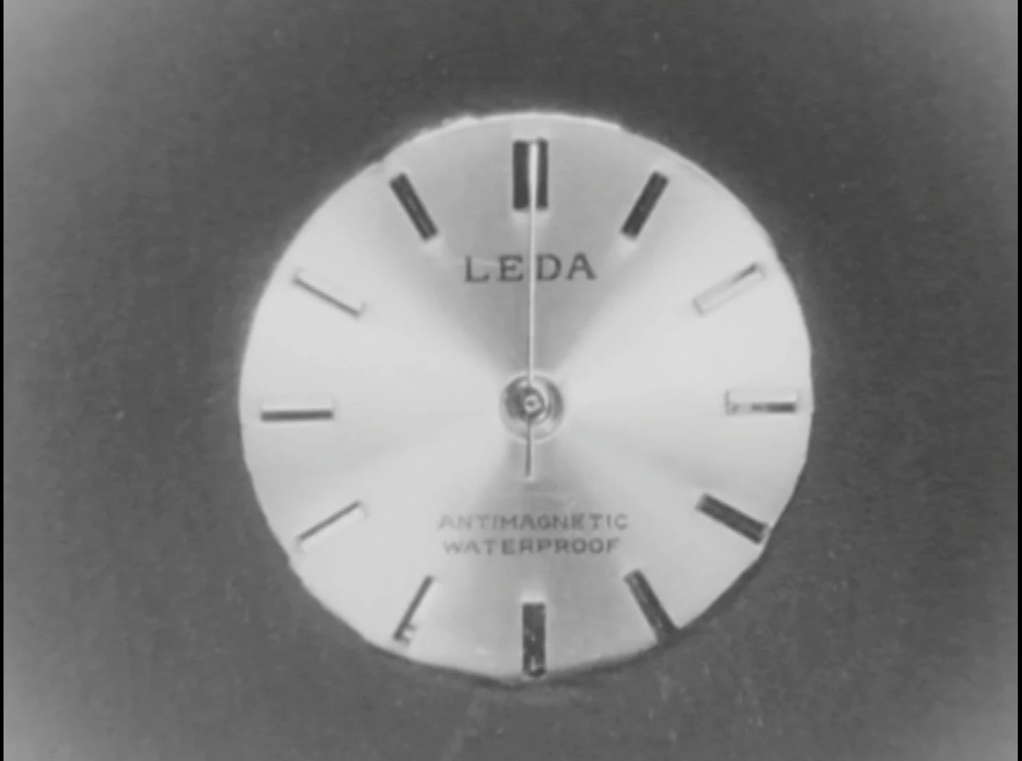 AD07084-002