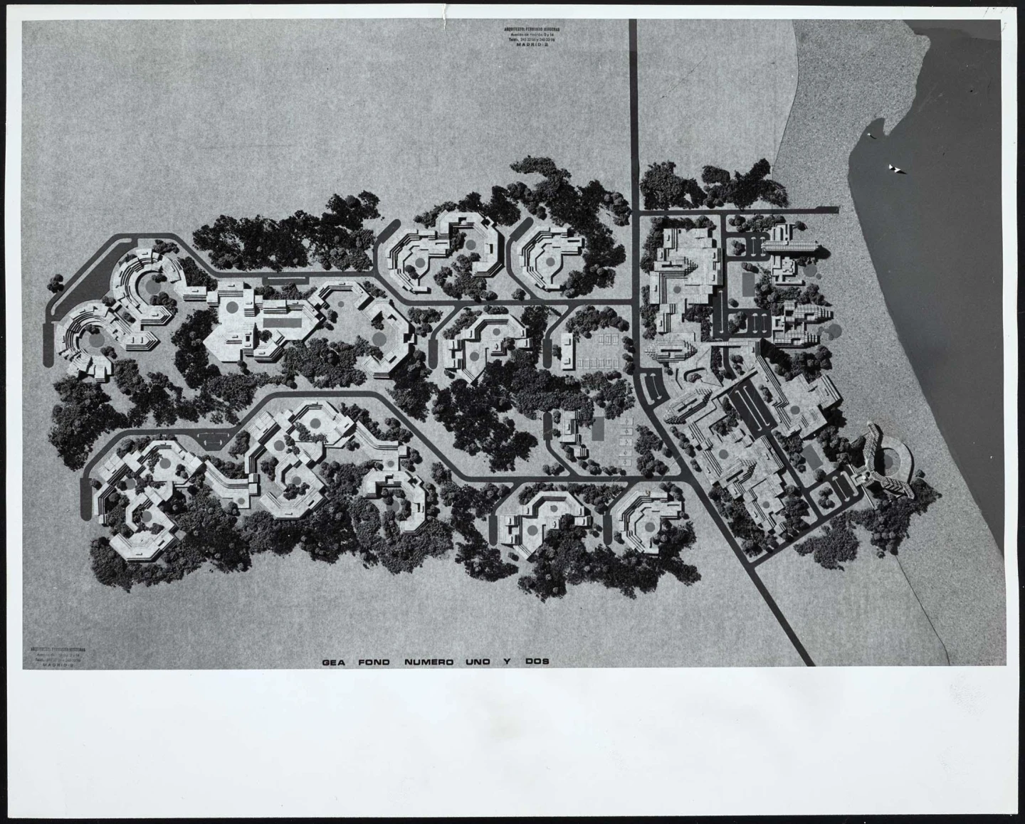 AD08379