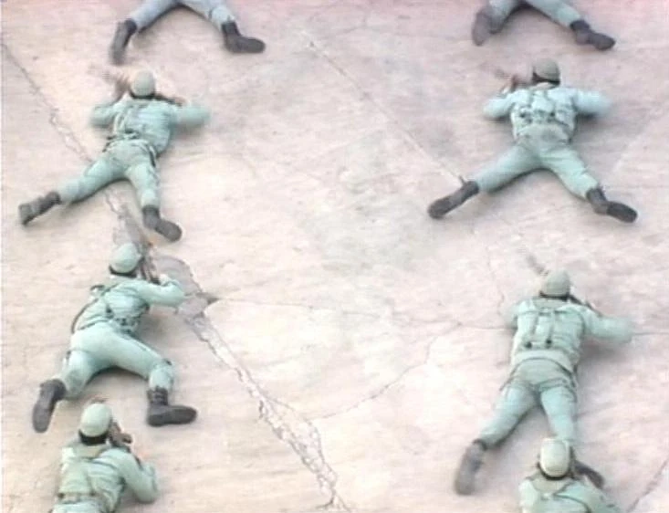 Soldaditos en el suelo