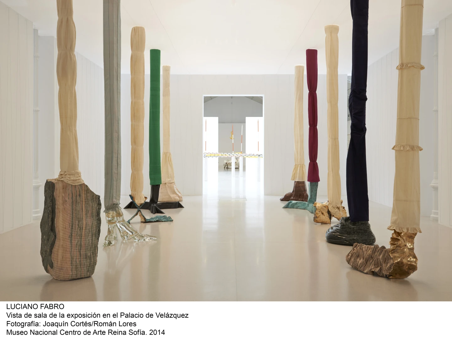 Vista de sala de la exposición de Luciano Fabro en el Palacio de Velázquez