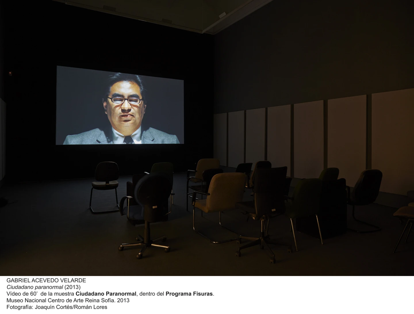 Gabriel Acevedo Velarde. Ciudadano paranormal, 2013. Vídeo de 60´de la muestra Ciudadano Paranormal dentro del Programa Fisuras. Museo Nacional Centro de Arte Reina Sofía. Fotografía: Joaquín Cortés/Román Lores