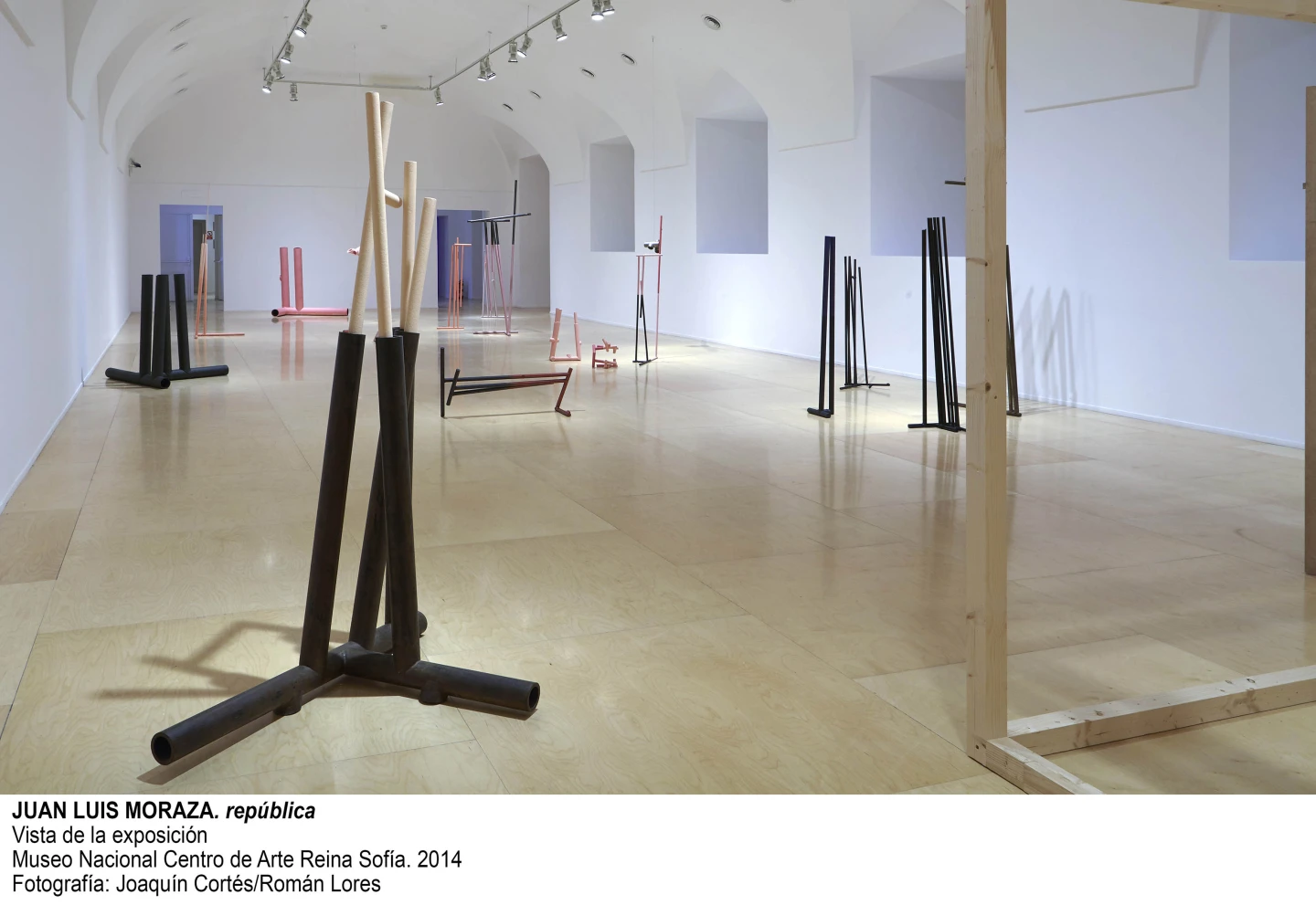 Juan Luis Moraza. república Vista de la exposición