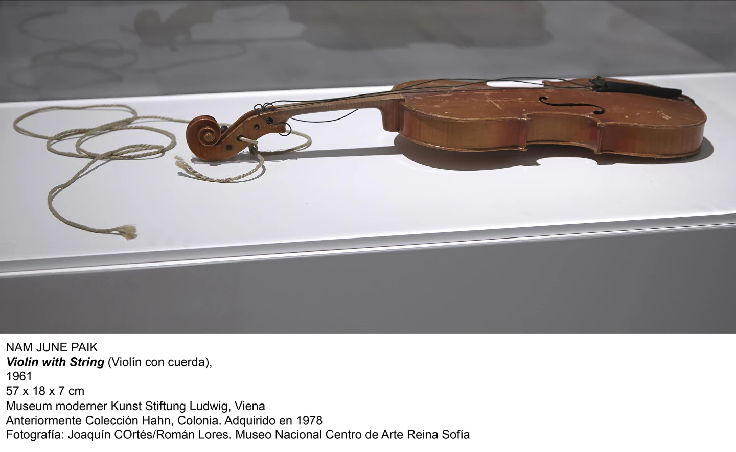 Nam June Paik, Violin with string (Violín  con cuerda), 1961