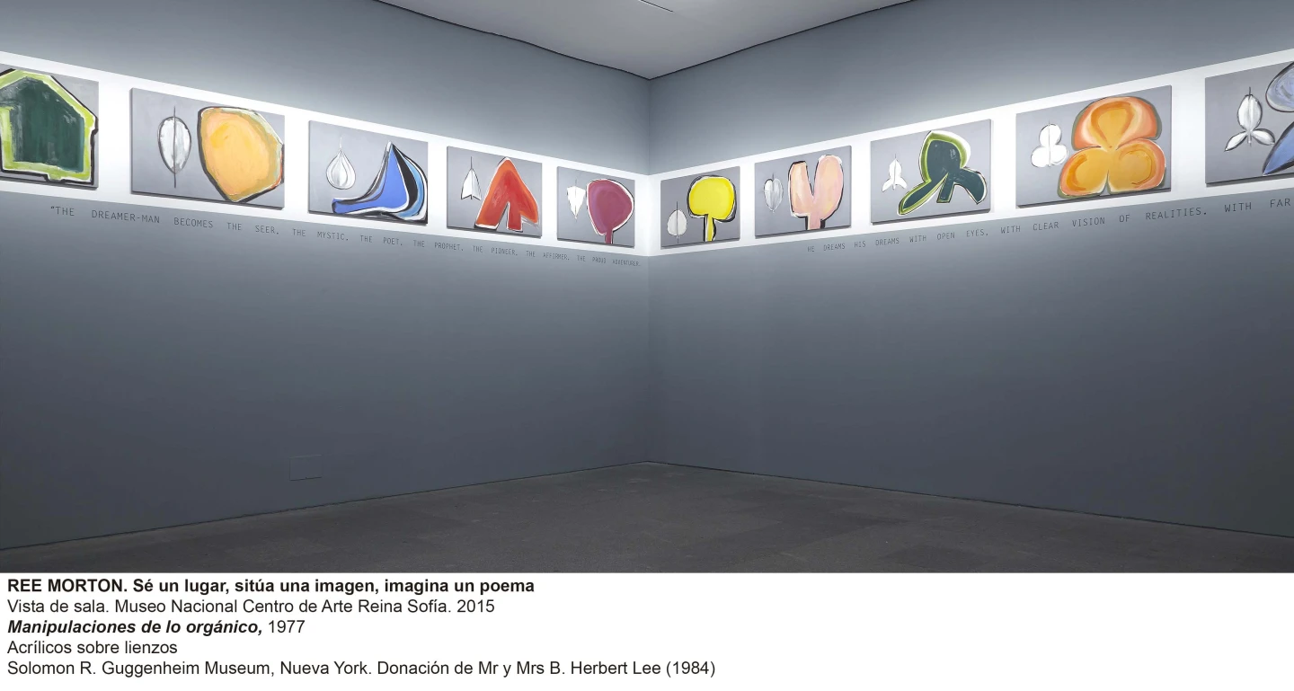 Vista de la exposición sobre Ree Morton Manipulaciones de lo orgánico, 1977. Acrílicos sobre lienzos
