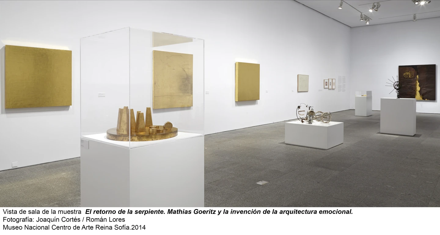 Vista de sala de la muestra El retorno de la serpiente.Mathias Goeritz y la invención de la arquitectura emocional 