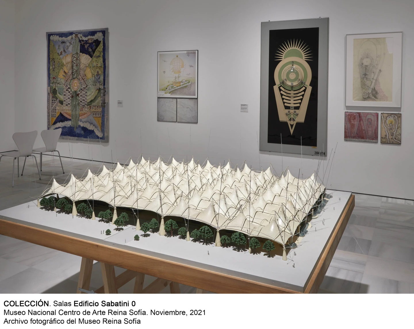 Vista de sala de La Colección. Vasos Comunicantes 1881-2021