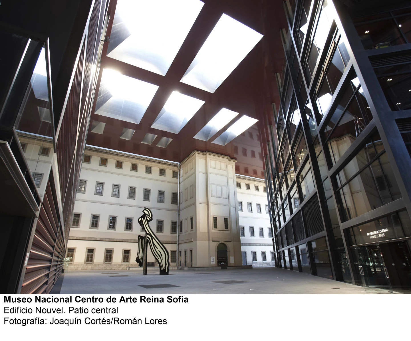 Museo Reina Sofía. Edificio Nouvel. Patio
