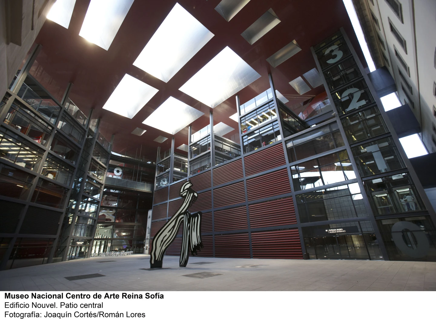 Museo Reina Sofía. Edificio Nouvel. Patio