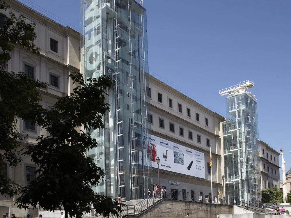 Durante la reunión del Pleno se han aprobado importantes depósitos que incluyen tres Mirós, un Picasso de 1901, numerosas fotografías y la donación de una obra de Craigie Horsfield