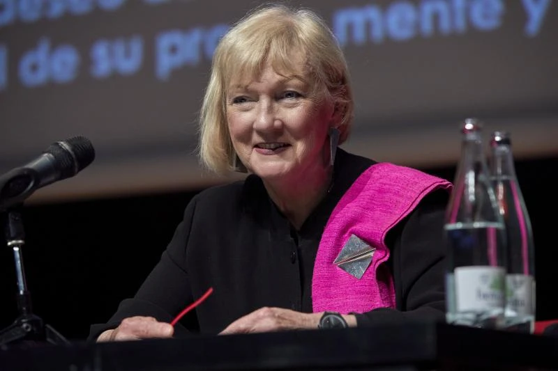 Griselda Pollock durante la actividad Yo no debería estar aquí, quizás. Pensamiento feminista y memorias del trabajo artístico en la distopía de la IA, 2024