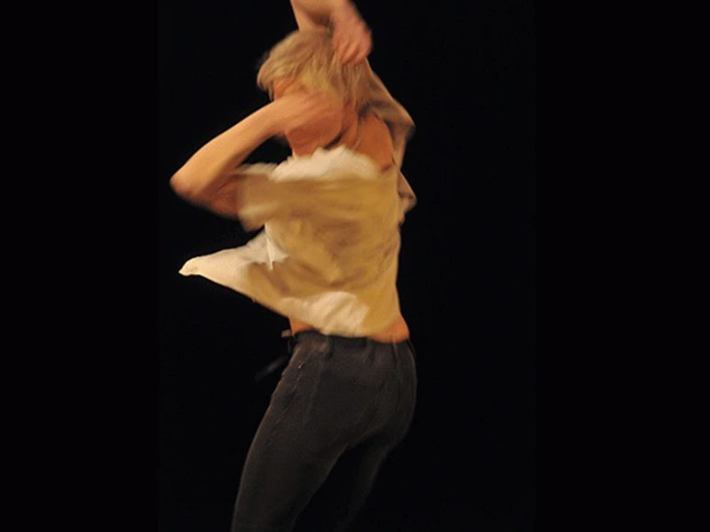 Meg Stuart, An evening of solo works [Una velada de solos], 2018. Fotografía: © Giannina Urmeneta Ottiker 