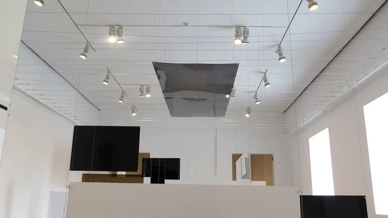 Vista de la instalación An Exhibit en las salas del museo