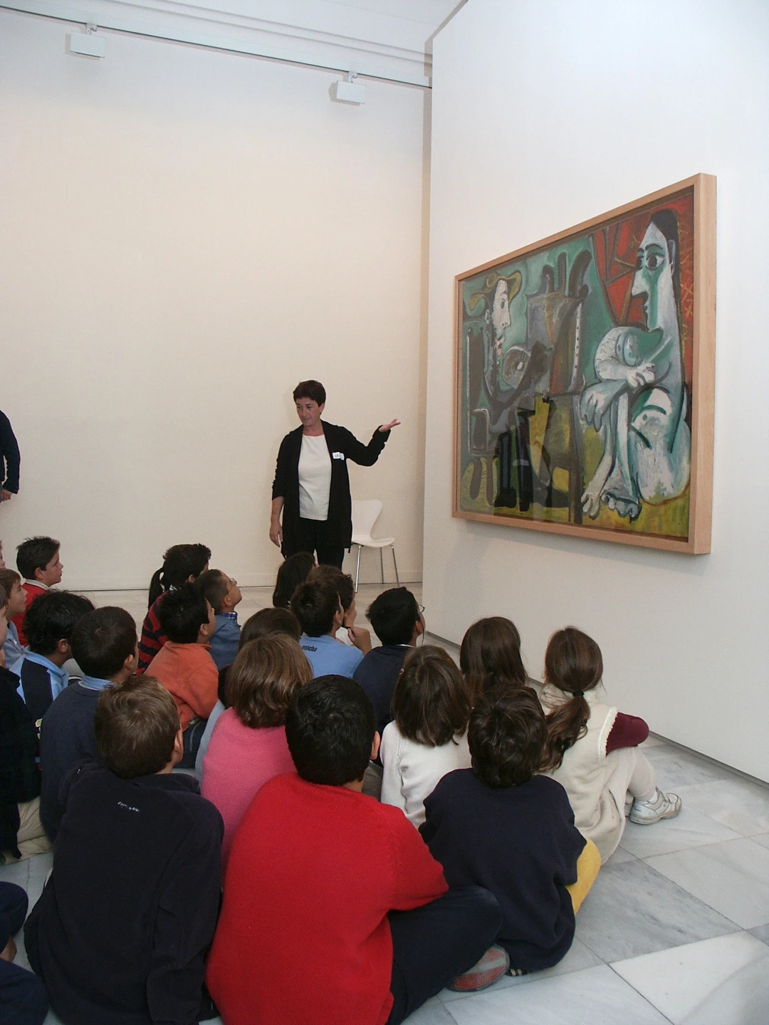 Grupo escolar durante la visita.