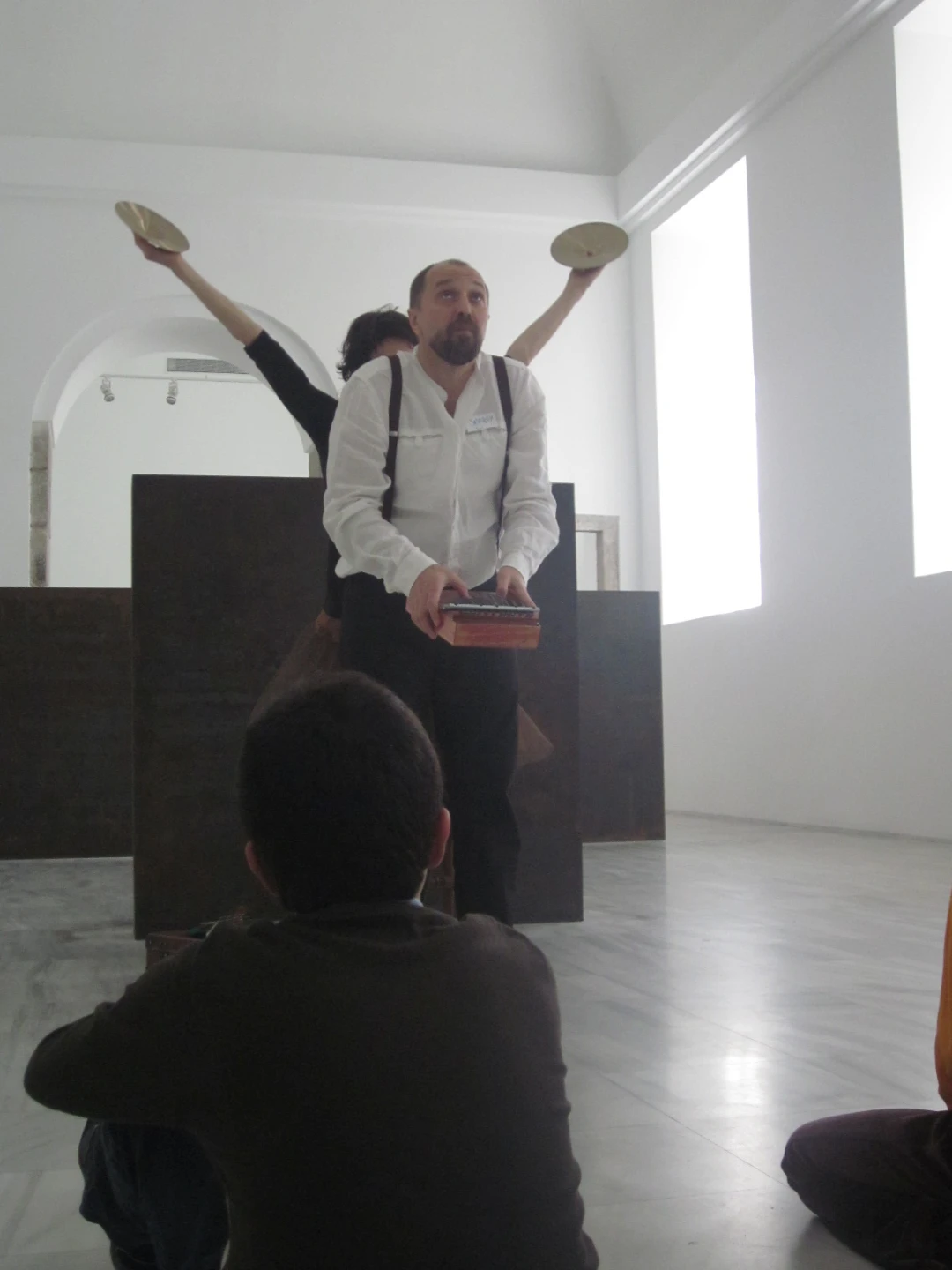 Danza y percusión para evocar el Ballet Triádico de Oskar Schlemmer. Museo Reina Sofía, 2010.