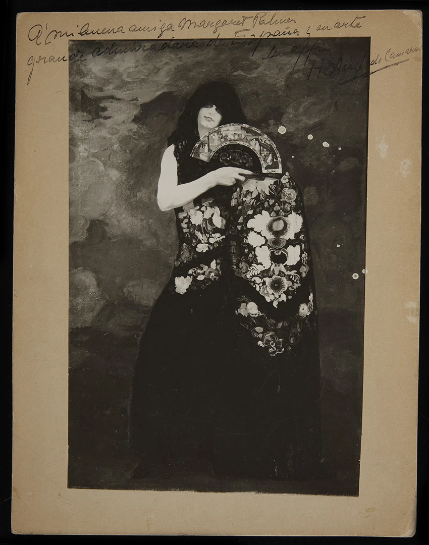 Fotografía de la obra <em>Chula con ojos verdes</em> (ca. 1913) de Anglada Camarasa, con dedicatoria a Margaret Palmer. Archivo Adriano del Valle. Biblioteca y Centro de Documentación del Museo Reina Sofía
