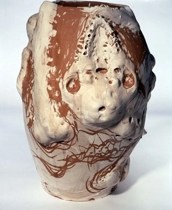 Miquel Barceló, Dinosaure fossile II (Dinosaurio fósil II), 2000. Escultura, Colección Museo Nacional Centro de Arte Reina Sofía