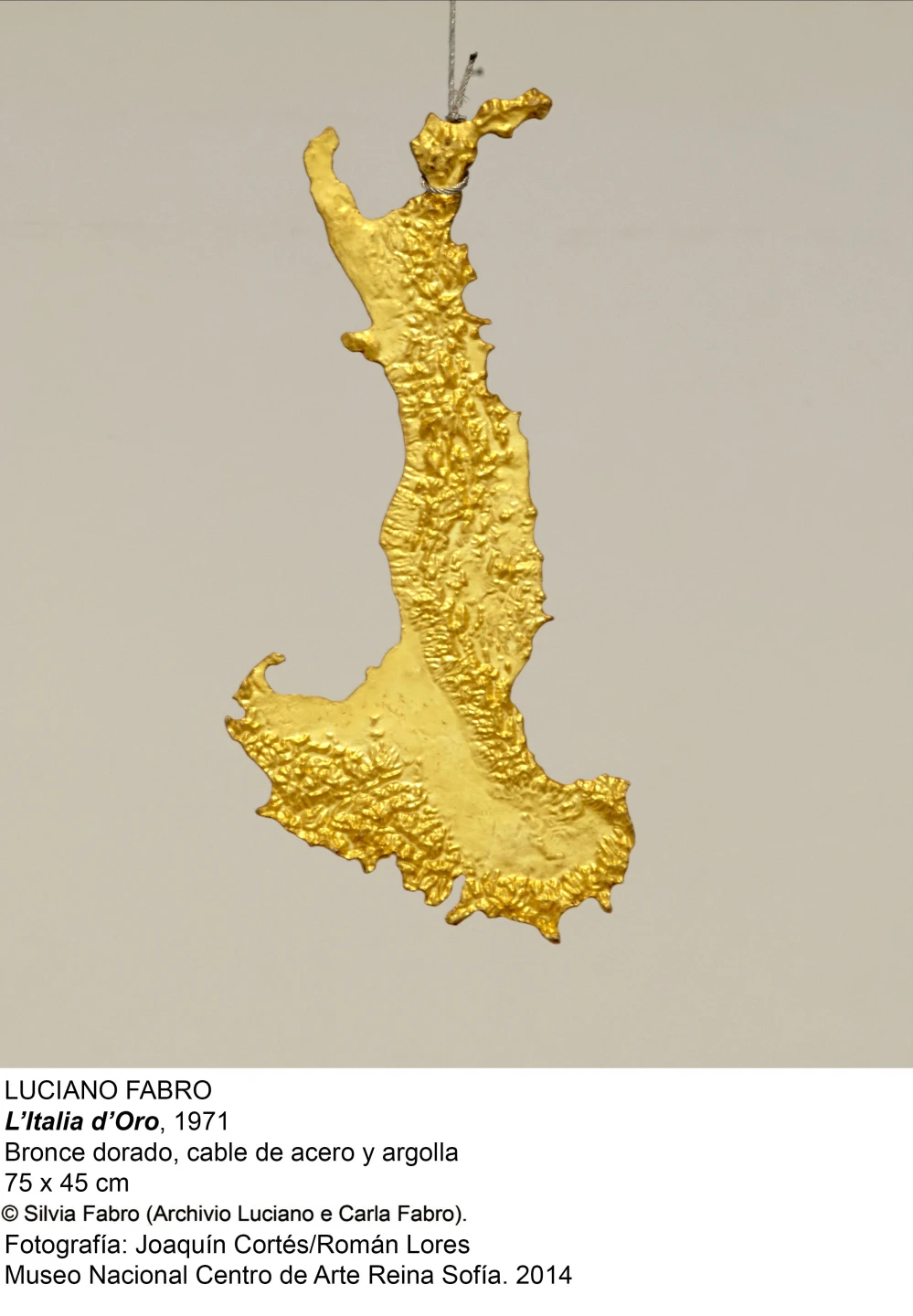 Luciano Fabro. L'Italia d'Oro, 1971. Silvia Fabro (Archivio Luciano e Carla Fabro)
