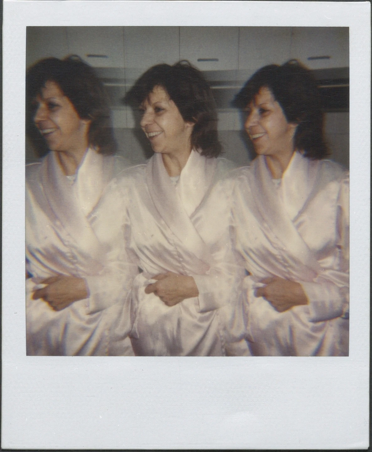 Autor desconocido, retrato de Blanca Sánchez sonriente, en bata, multiplicada tres veces, ca. 1980. Archivo Blanca Sánchez, Biblioteca y Centro de Documentación, Museo Reina Sofía @Herederos de Blanca Sánchez