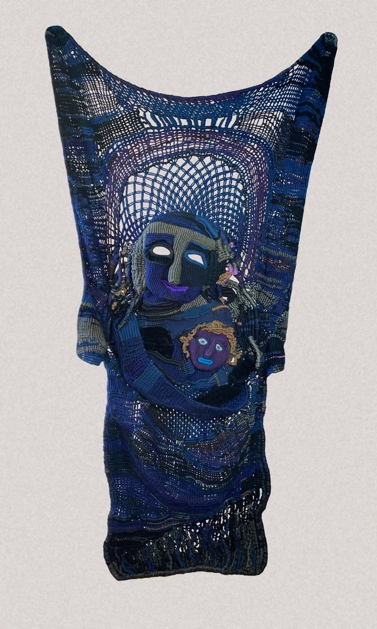 Ester Chacón, Mamita (1978). Escultura con fibras naturales (210 x 120 x 30 cm) © Ester Chacón. Museo Reina Sofía