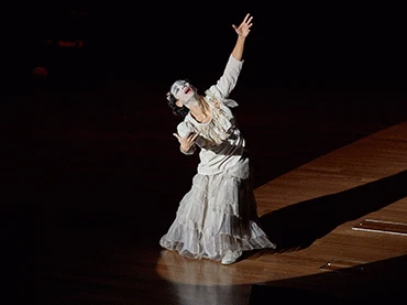 Takao Kawaguchi en About Kazuo Ohno en el Museo Reina Sofía, 2018. Fotografía: Joaquín Cortés/Román Lores © Museo Reina Sofía
